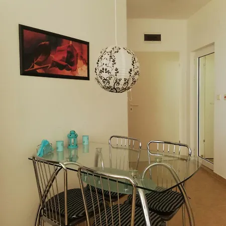 Dea Pasavan Appartement *