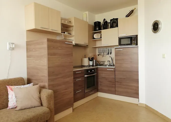 Апартамент Dea Pasavan Равда